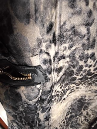 Abrigo piel sintética estampado