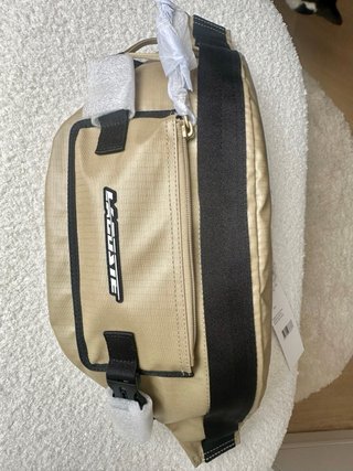 Riñonera Lacoste Beige y Negra