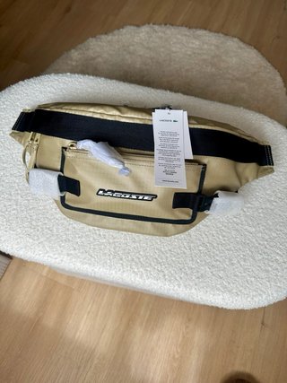 Riñonera Lacoste Beige y Negra