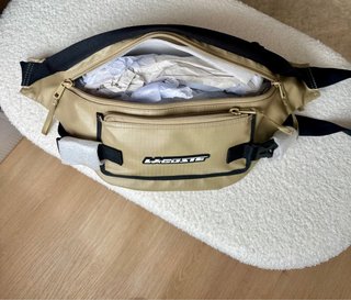 Riñonera Lacoste Beige y Negra