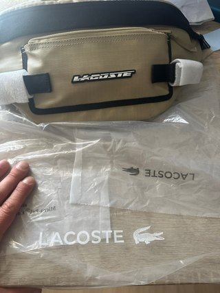 Riñonera Lacoste Beige y Negra