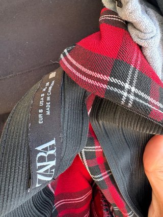 Mallas Zara cuadros rojos cremalleras