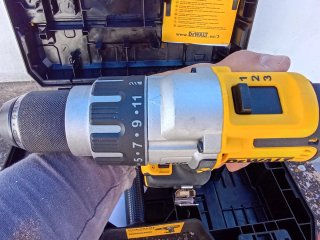 Taladro Percutor Dewalt DCD996 + Caja