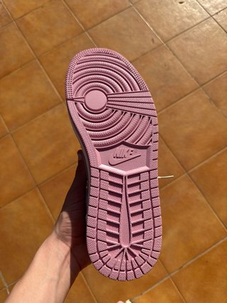 Jordan 1 Low Rosa y Blanco