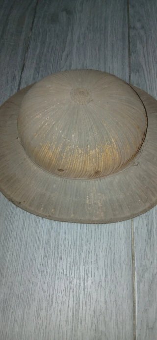 Casco Colonial Pith Helmet