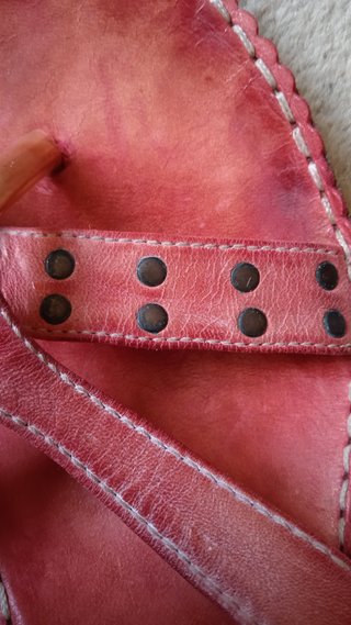 Chanclas de piel roja T.38/39
