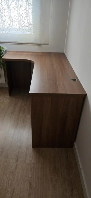 Escritorio esquinero madera y blanco