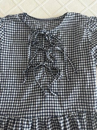 Blusa cuadros vichy con lazadas. Nueva