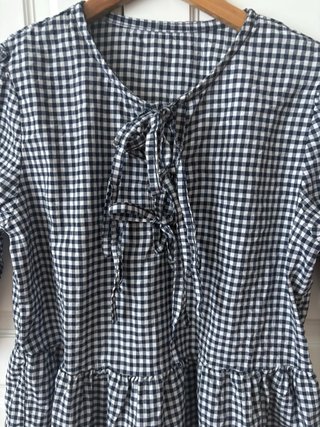 Blusa cuadros vichy con lazadas. Nueva