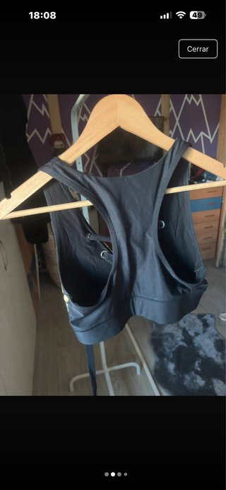 Top Deportivo Guess Negro y Dorado