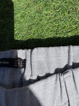 Pantalón Zara Gris con Raya Lateral