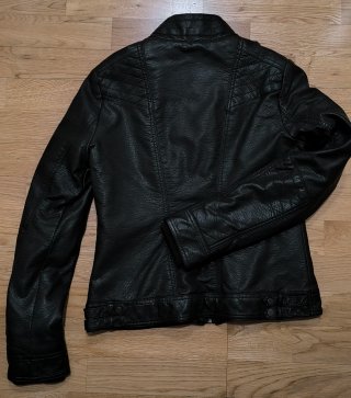 Cazadora polipiel negra talla 40