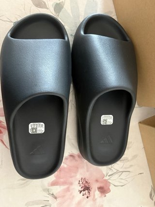 Yeezy Slide Onyx Talla 43