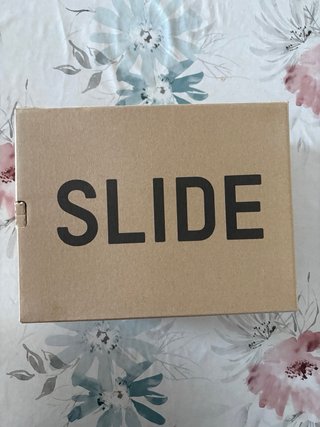 Yeezy Slide Onyx Talla 43