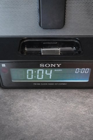 Sony Dream Machine dock iPhone 30-pin + radio sveg