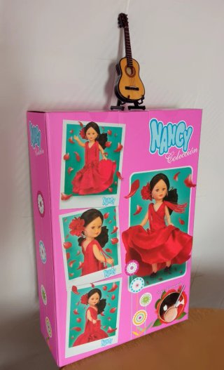 Nancy Flamenca precintada + guitarra a su medida