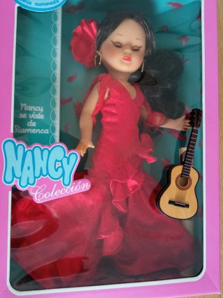Nancy Flamenca precintada + guitarra a su medida