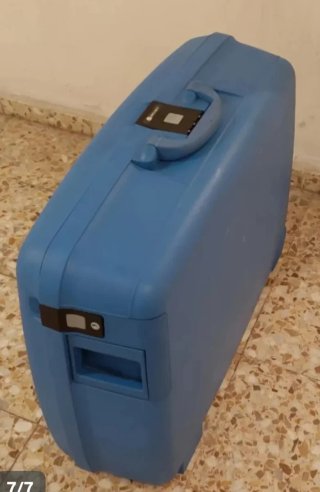 Maleta Delsey rígida 2 ruedas. 55 cm