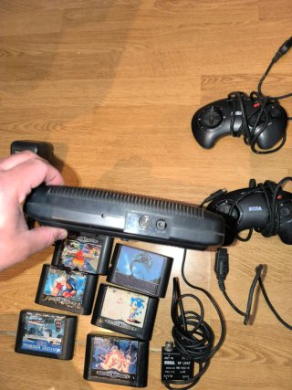 Sega Mega Drive 2 + 6 Juegos