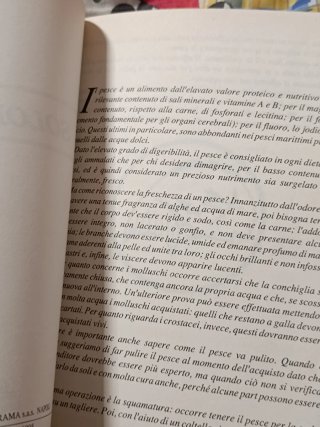 Libro di cucina pesce