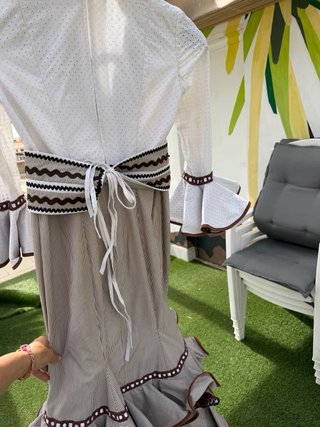 Vestido de flamenca beige y marrón