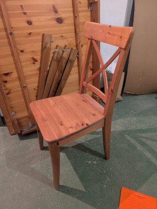 Mesa comedor madera maciza + 4 sillas