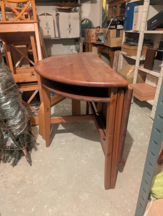 Mesa comedor madera maciza + 4 sillas
