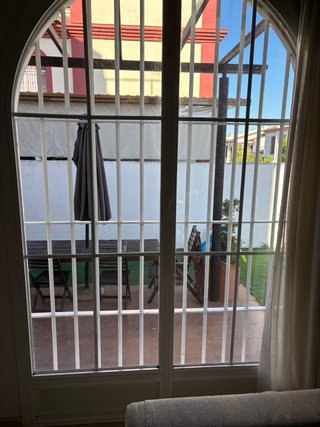 Ventana fija + rejas