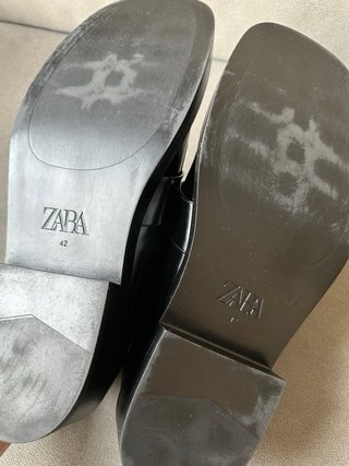 Mocasines negros charol.