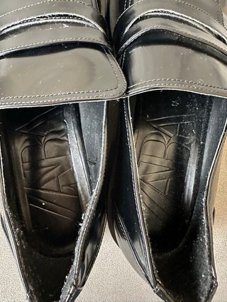 Mocasines negros charol.