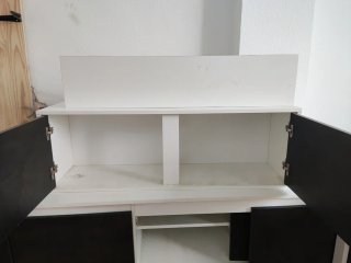 Mueble TV salón blanco y negro
