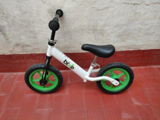 Bicicleta de equilibrio Bixe verde
