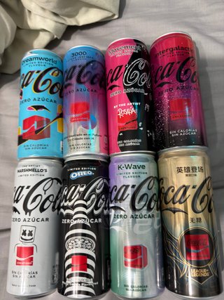 Collezione di lattine Coca-Cola da collezione