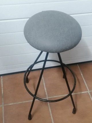 Taburete alto vintage hierro