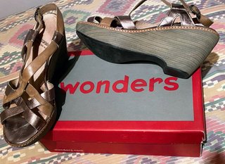 Sandalias cuña Wonders piel T/40