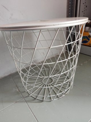Mesa auxiliar redonda Ikea blanca