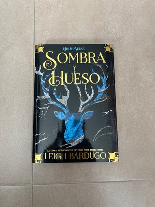 Sombra y hueso (Spanish Edition)