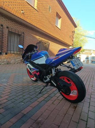 Suzuki GSXR 750 20 Aniversario