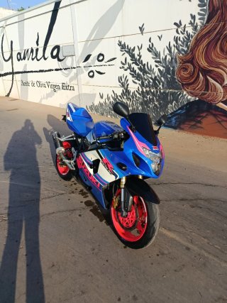 Suzuki GSXR 750 20 Aniversario