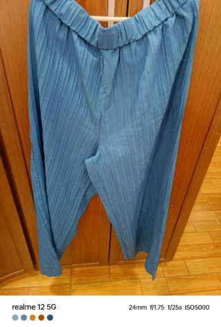 2 Pantalones tallan como una 52