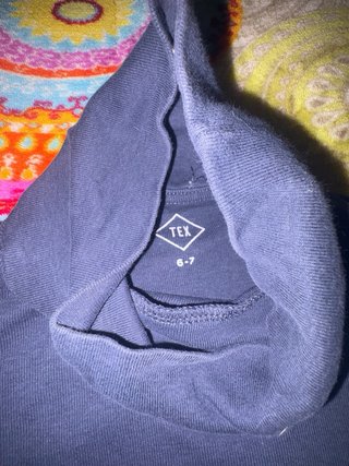 Camiseta cuello alto niño/a talla 6-7
