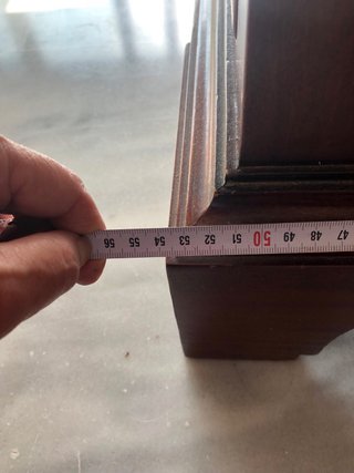 Escritorio de madera con cajones