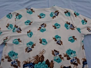 Blusa Talla XXXL Floral. Medidas en descripción
