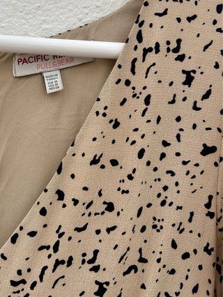 Vestido beige estampado negro