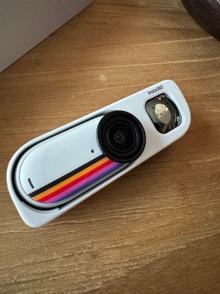 Insta360 GO 3S 4K 128 GB Mini Bundle Canvas White