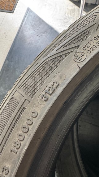 Neumáticos 235/40 R19 96W