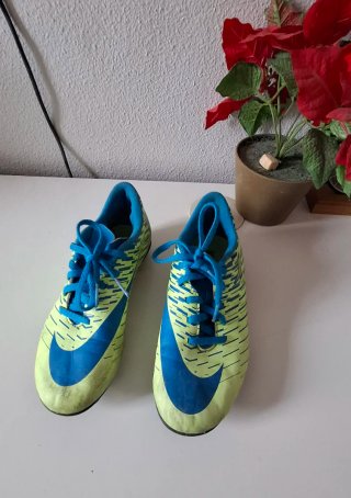 Botas de fútbol Nike niño talla 34
