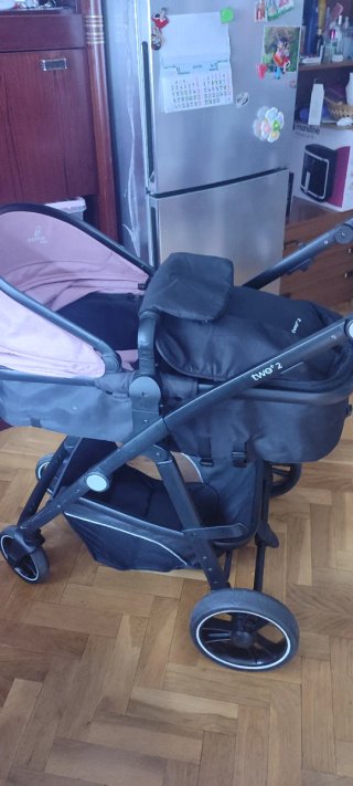 Carrito de bebé Asalvo rosa y negro en buen estado