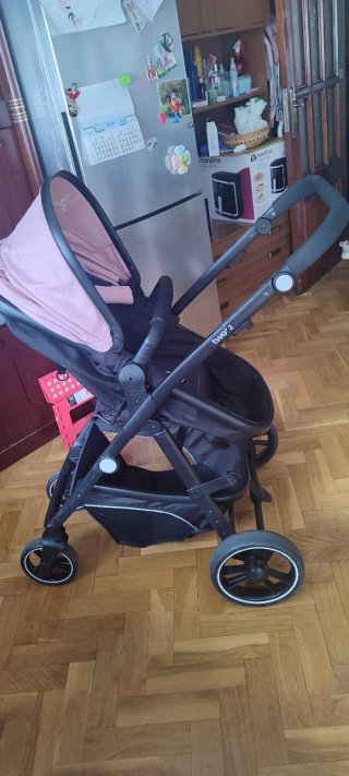 Carrito de bebé Asalvo rosa y negro en buen estado