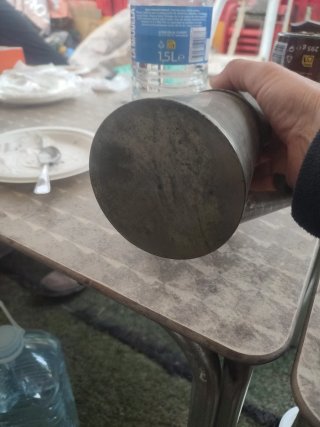 Cafetera antigua de hojalata